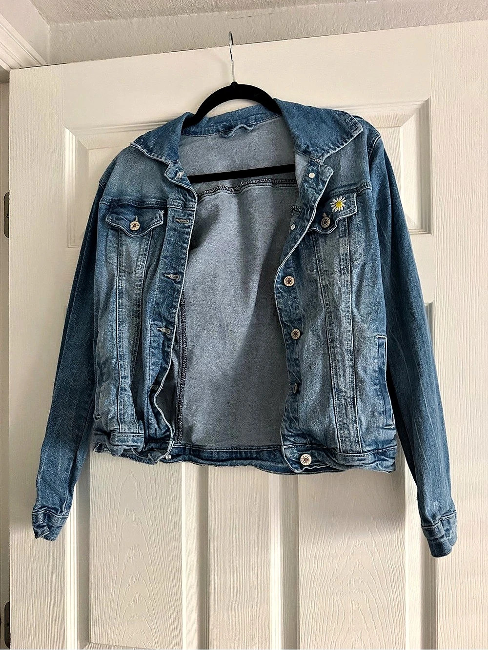 Women's Blue Denim Jean Jacket with Daisies 🌼